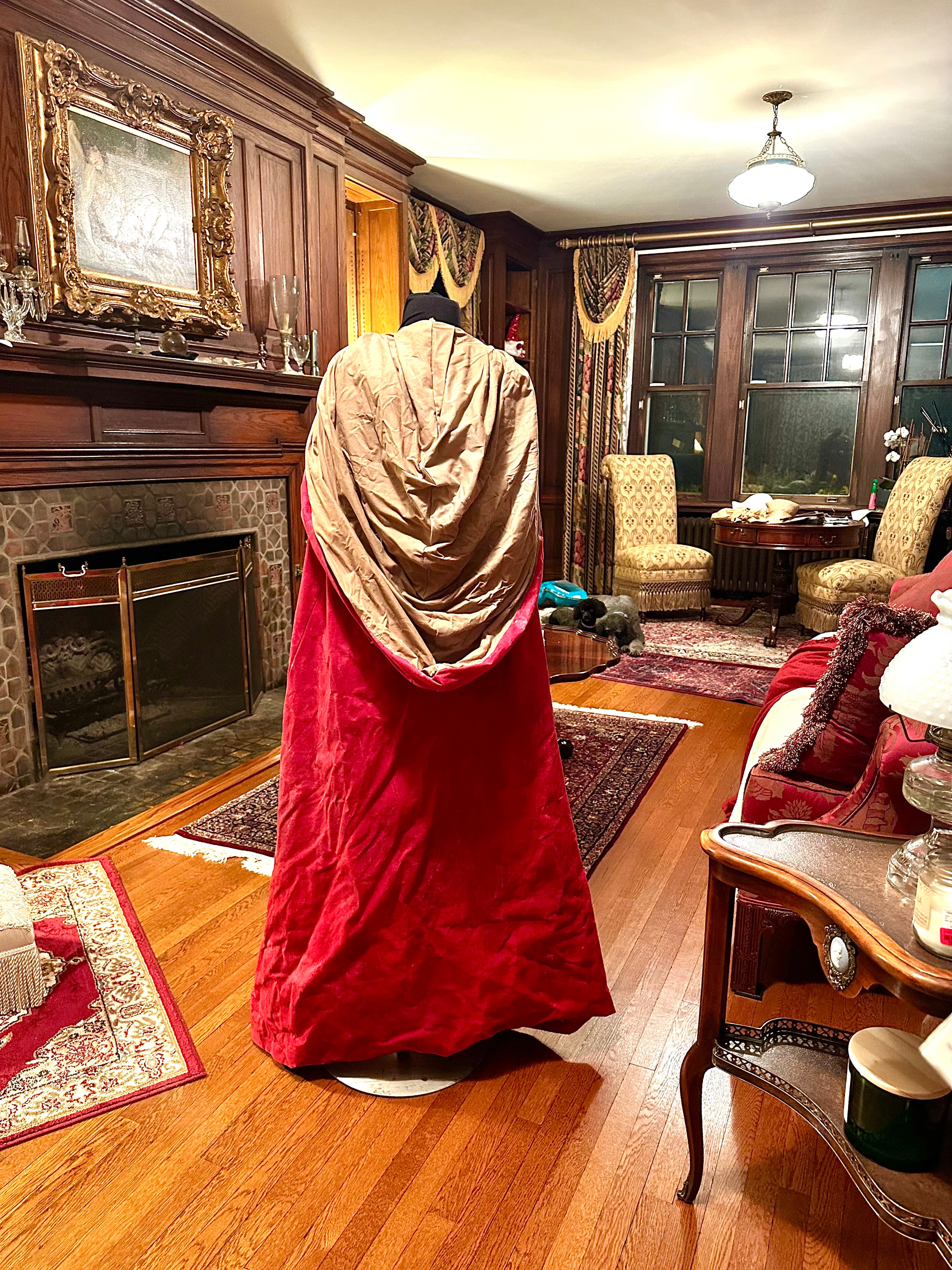 The Wayfarer Cloak RED OR BLACK
